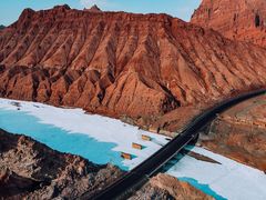 -天山神秘大峡谷