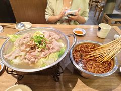 -肖四女乐山跷脚牛肉(世博源店)