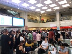 早上等待挂号的队伍-北京大学口腔医院(魏公村总院)