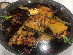 -正贰捌经重庆老火锅(建设路店)