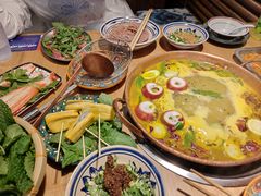 -洱火云南酸菜牛肉火锅(石景山当代商城店)