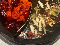 菌汤和牛鸳鸯锅-江北北火锅馆·公路夜市(魏公村店)