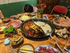 -周小明火锅(黑金冠社区店)