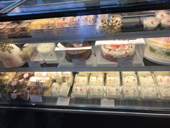 -红宝石·鲜奶小方·海派西点房(金杨店)