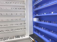 -美式眼镜·授权蔡司.依视路.尼康.豪雅.明月(南翔印象城店)