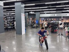 -迪卡侬(西华店)