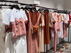 -URBAN REVIVO(高德置地广场·春广场店)