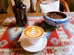 拿铁咖啡-樹下遇见树·咖啡