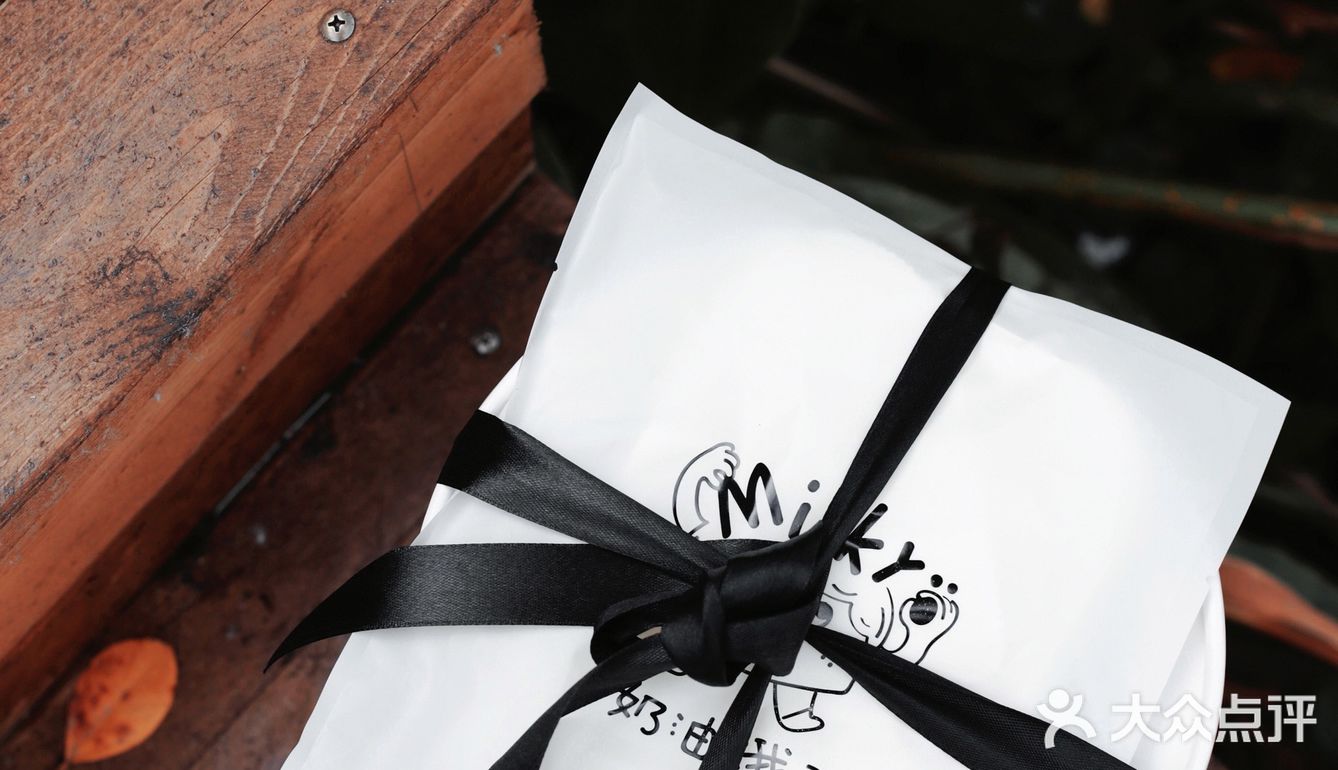 一家新开的工作室蛋糕屋，没有实体店