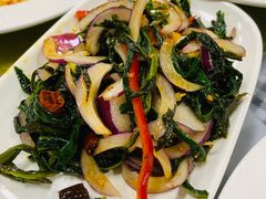 -青海特色美食小炒炕锅牦牛肉火锅