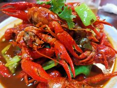 -虾弄弄海派小龙虾·牛羊蝎子火锅