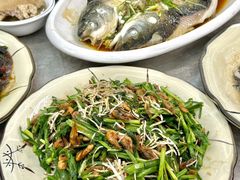 -银峰农庄·特色烧鸡·鲜无花果浸鸡