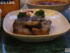 IMG_7594荷叶糯米团-新侗家食府(蟠桃宫店)