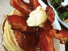 -ROAST coffee & eatery