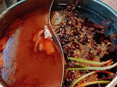 -鹿鸣山草本茶香火锅(园西路店)