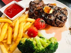 碳烤肉眼牛排及秘制牛排汁-WOLFGANG PUCK KITCHEN & BAR(迪士尼小镇店)