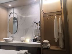 -香港倾城国际·美容美体中心