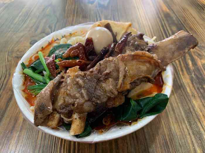 5元牛排板面(香坊店)-"抖音老刷着,今天去了,不是饭口,人比较少.