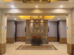 -石家饭店·百年老字号(灵岩山穹灵路店)