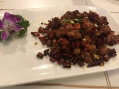 -阿瓦山寨·湘菜现炒·剁椒鱼头王(咸阳总店)