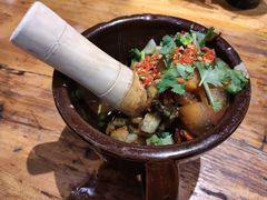 -老滇山寨•云南特色菜•地方菜•民族风情歌舞表演(金碧店)