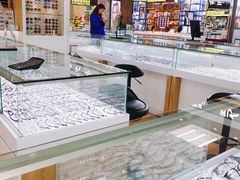 -三叶眼镜城(八佰伴店)