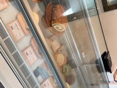 面包甜点陈列柜-SKROLL卡特司库·蛋糕定制·生吐司·司康(古北程家桥店)