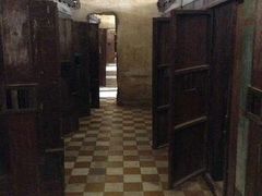 -吐斯廉屠杀博物馆