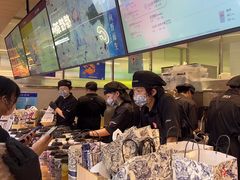 -霸王茶姬(上海静安大悦城店)