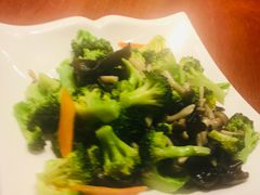 -老码头黑皮肘子锅包肉(赣水路店)