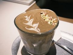岩融焙茶特调-luutosa  cafe & tea 鹿兔山