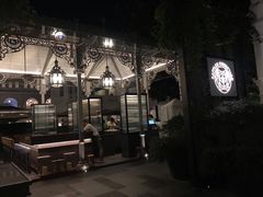 -Raffles Courtyard(莱佛士酒店)