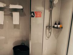 -元一商务电竞酒店(世纪城新会展中心地铁站店)