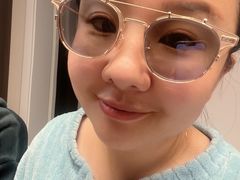 -黄益静眼镜行