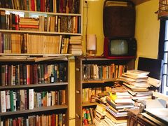 -邊城書店