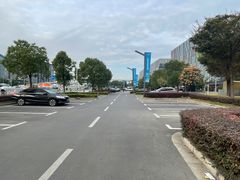 -沪松公路-路侧停车位