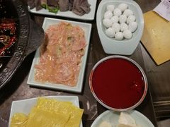 -红九格老火锅(三峡广场店)