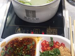 -百品聚旋转火锅(万德庄店)