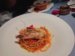 番茄海鲜面配大明虾-弦月窗LUNETTE BY AMANDA(复兴路店)