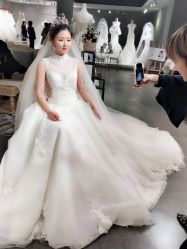 -艾米丽婚纱礼服