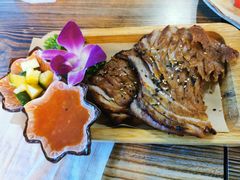 金牌炭烧秘制猪颈肉-Hi YOU你的饭局泰餐厅(雍和宫店)