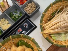 -喃喃椰·糟粕醋·椰子鸡火锅(七堡花园店)