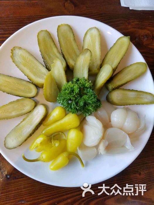 酸乳瓜蔬菜拼盘