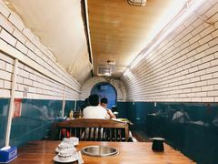 -洞庭洲·防空洞火锅·铜锅涮肉·烧烤(新百广场店)