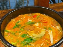 -银米·云南传统过桥米线(双廊黑金冠店)