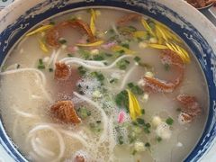 鸡汁过桥米线-新世界·过桥米线宴