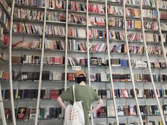 -钟书阁(松江泰晤士小镇店)