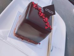 -UNI UNI(环亚凯瑟琳店)