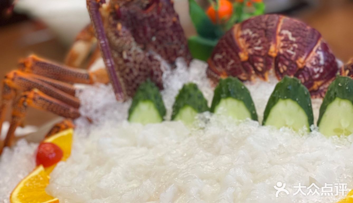 吃海鲜的快乐  老友记海鲜火锅店 真新鲜~性价比很ok[调皮]