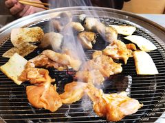 -围炉肉舍•炭烤活鳗•丹东海鲜烤肉(步行街店)